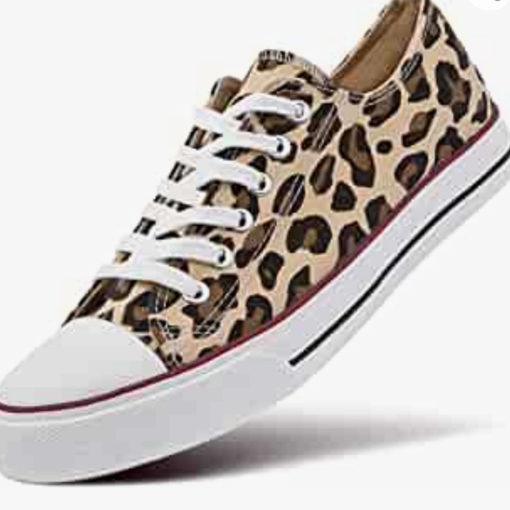 Women's low top canvas sneakers